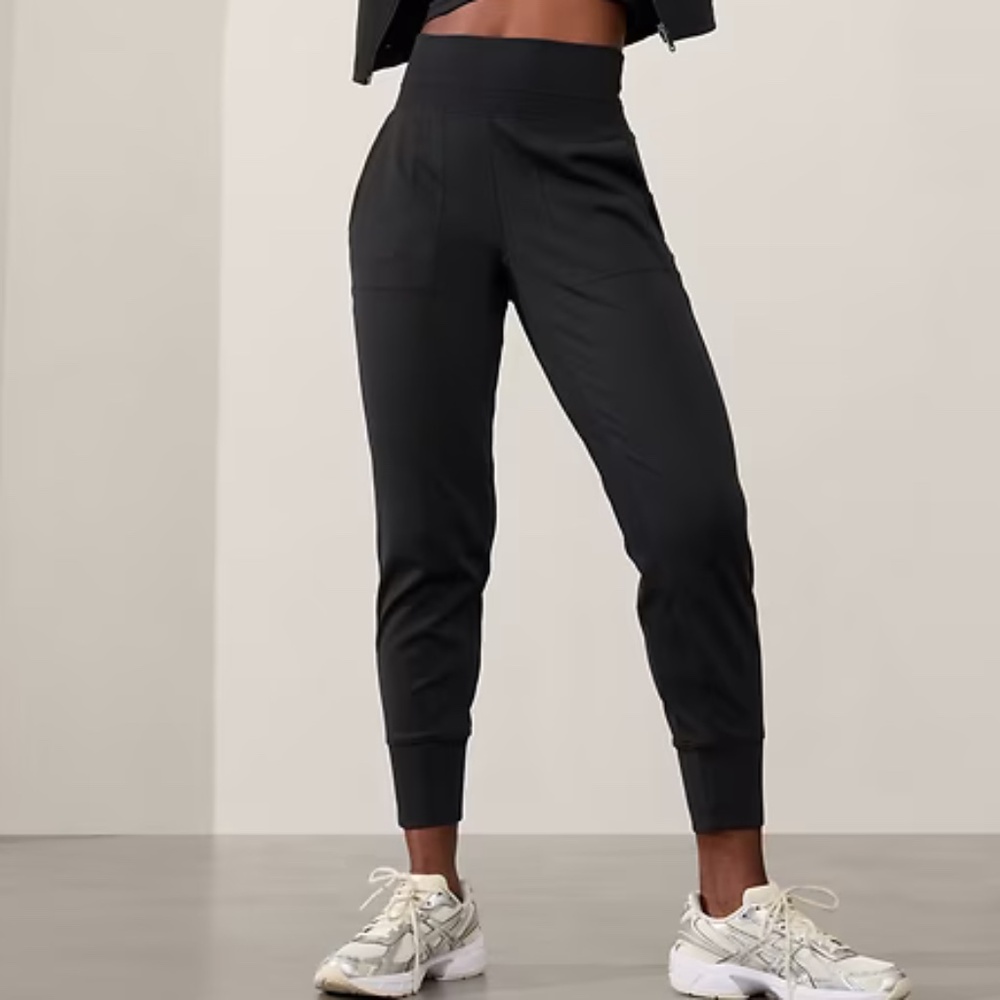 🔖NWT/NEVER OPENED ATHLETA Venice Jogger Pant Black Size Small Petite